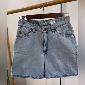 Vintage Levi's 967 denim shorts faded light blue. Orange Levi’s Tag. Size 5
